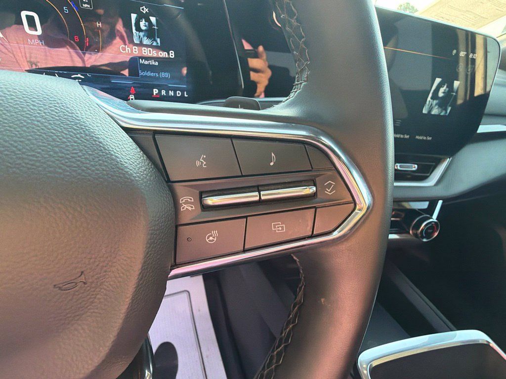 Used 2026 Chevrolet Equinox LT w/ Safety and Technology Package FWD image 15