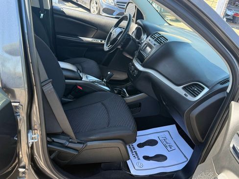 Used 2017 Dodge Journey SE FWD image 15