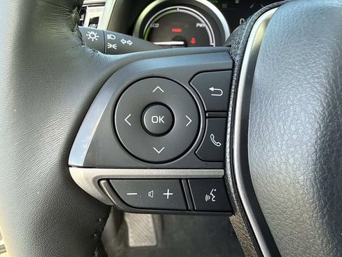 Used 2022 Toyota Camry XLE image 29