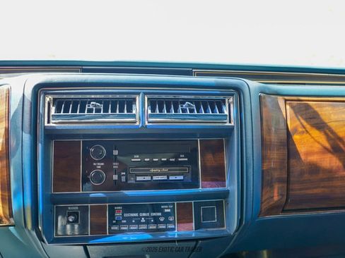 Used 1989 Cadillac Brougham RWD image 29