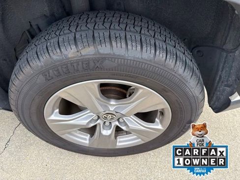 Used 2024 Toyota RAV4 XLE AWD/4WD image 5