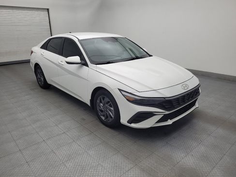Used 2024 Hyundai Elantra SEL FWD image 13