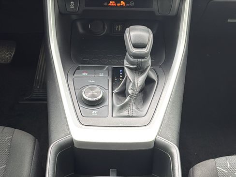 Used 2024 Toyota RAV4 XLE AWD/4WD image 19