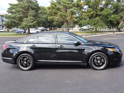 Used 2010 Ford Taurus Limited image 3