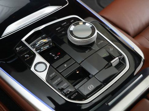 Used 2023 BMW X7 M60i w/ Executive Package image 63