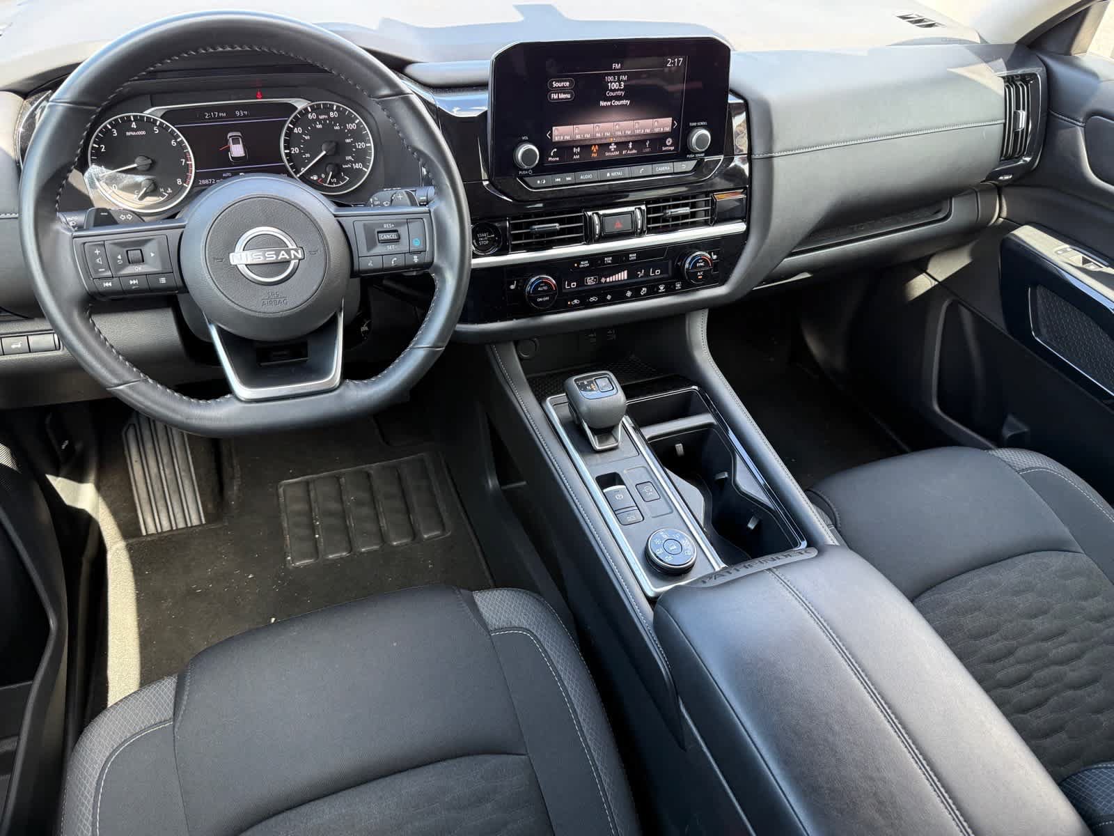 Used 2025 Nissan Pathfinder SV AWD/4WD image 13