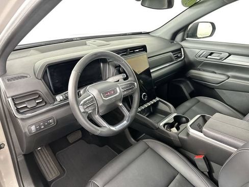 Used 2025 GMC Terrain Elevation w/ Elevation Premium Package AWD/4WD image 18