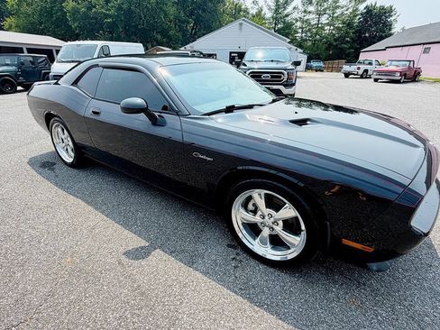 Used 2010 Dodge Challenger R/T RWD image 7