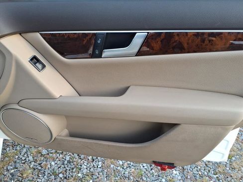 Used 2014 Mercedes-Benz C 300 4MATIC Sedan image 8