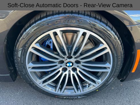 Used 2020 BMW M550i xDrive w/ Executive Package image 16