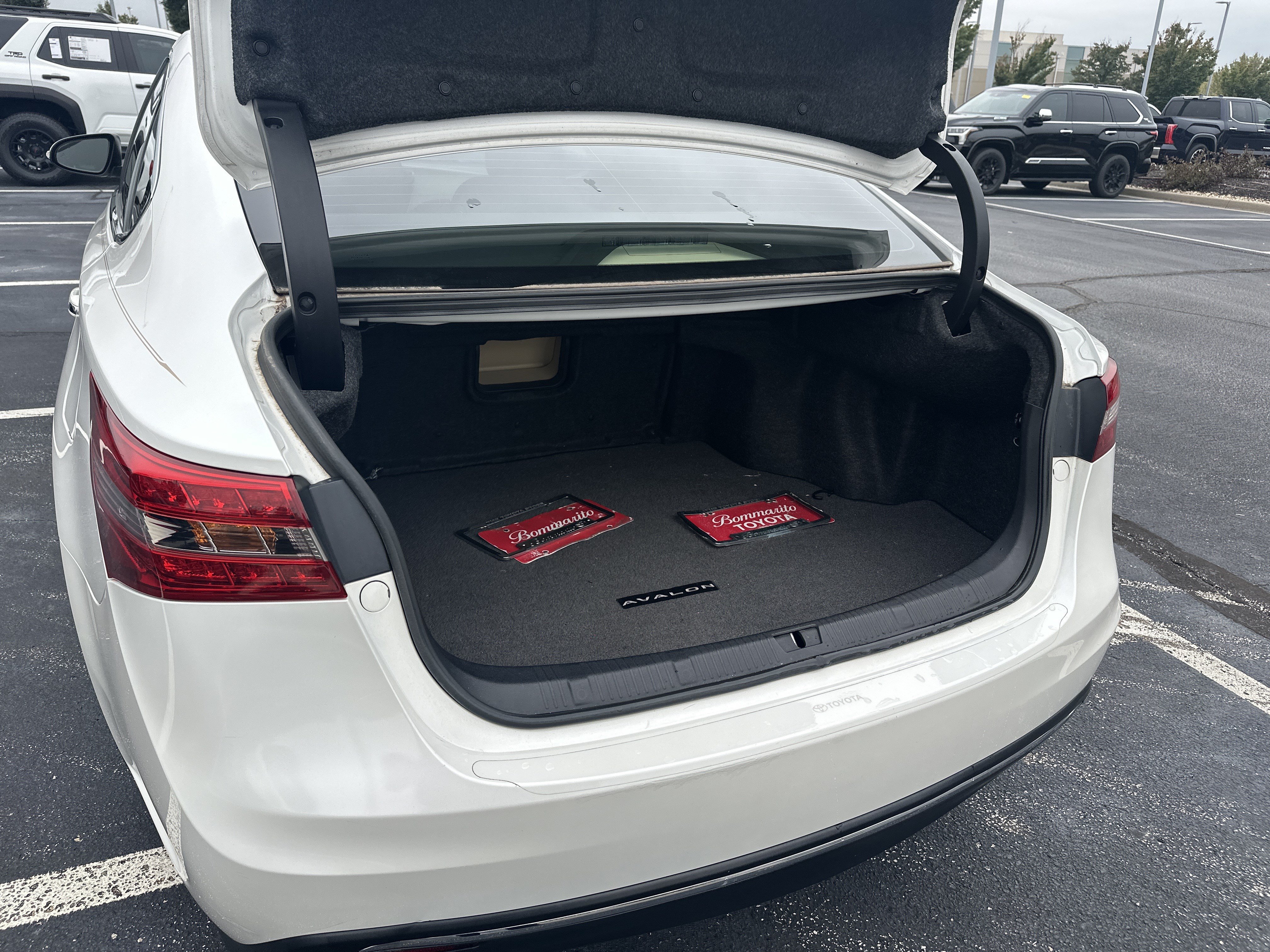 Used 2016 Toyota Avalon Limited FWD image 31