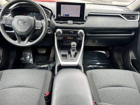 Used 2025 Toyota RAV4 XLE image 16