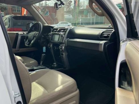 Used 2016 Toyota 4Runner SR5 Premium image 18