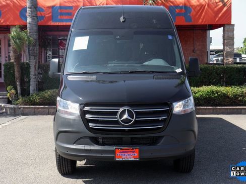 Used 2023 Mercedes-Benz Sprinter 2500 image 3