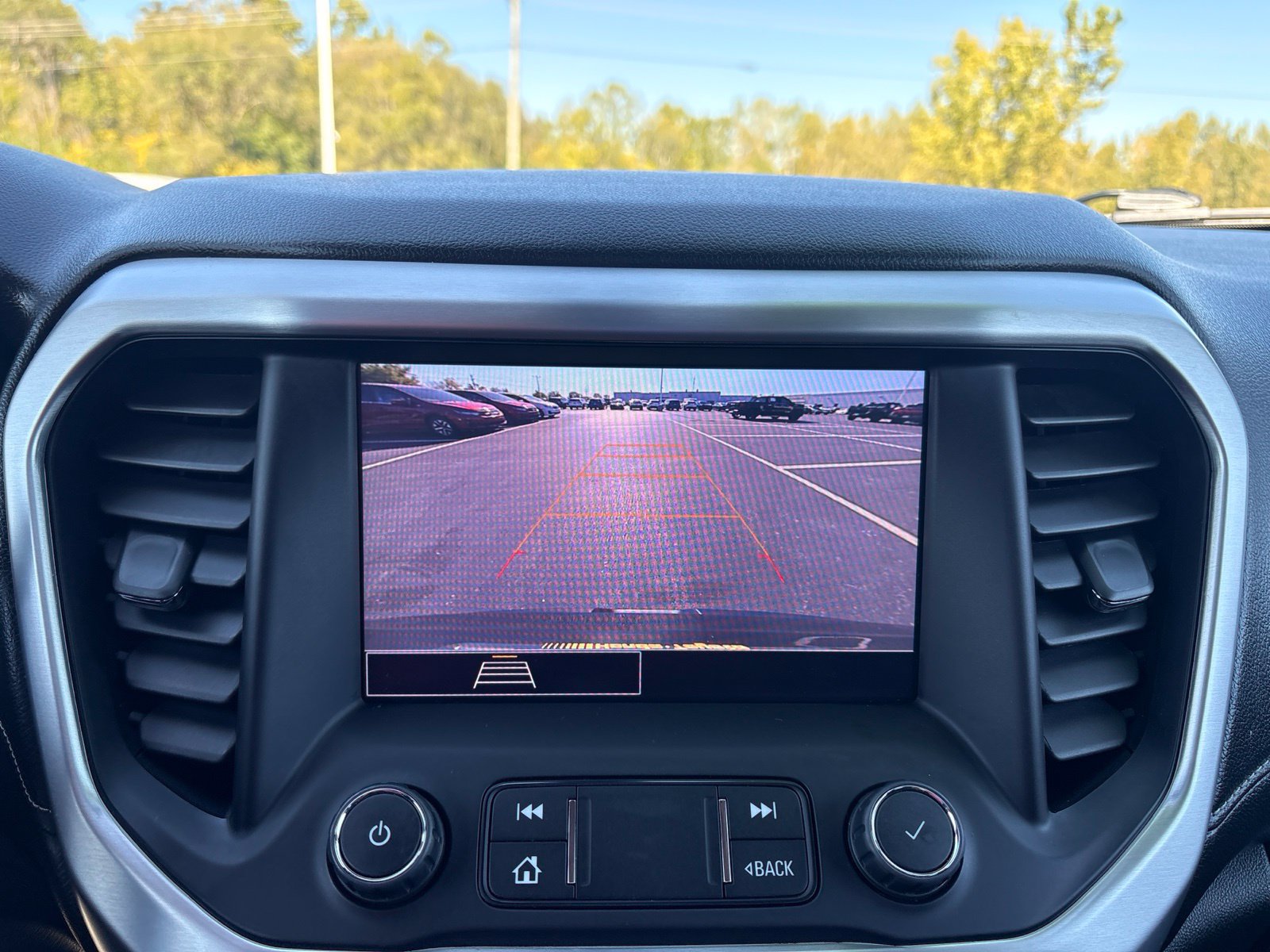Used 2021 GMC Acadia SLE w/ Driver Convenience Package FWD image 19
