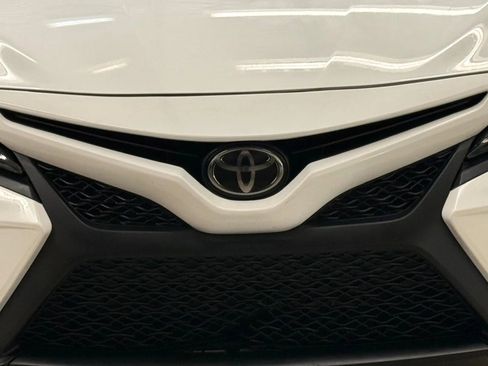 Used 2020 Toyota Camry SE image 5
