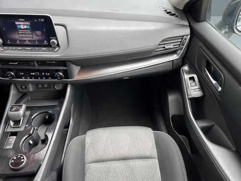 Used 2025 Nissan Rogue SV AWD/4WD image 28