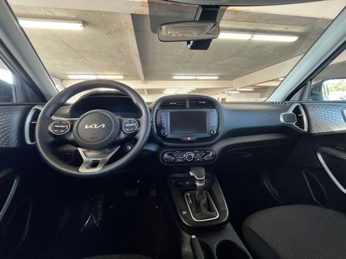 Used 2025 Kia Soul LX w/ LX Technology Package image 33