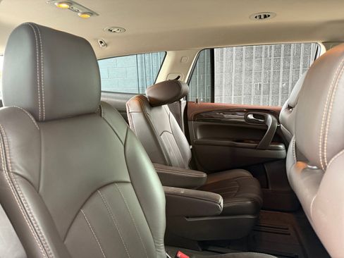 Used 2013 Buick Enclave Premium image 18
