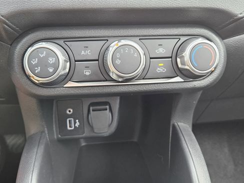 Used 2025 Nissan Versa S w/ Trunk Package image 10