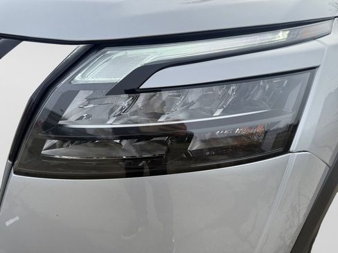 Certified 2025 Nissan Pathfinder SV image 22