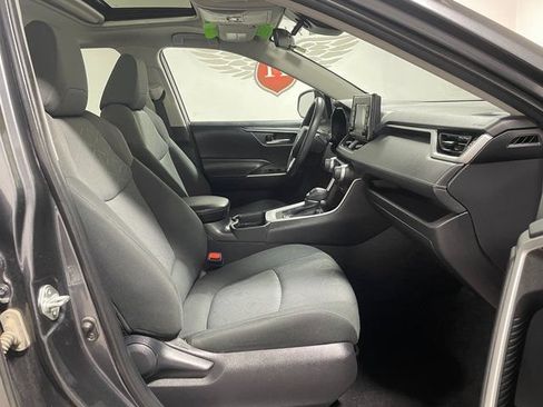 Used 2021 Toyota RAV4 XLE w/ Convenience Package AWD/4WD image 23