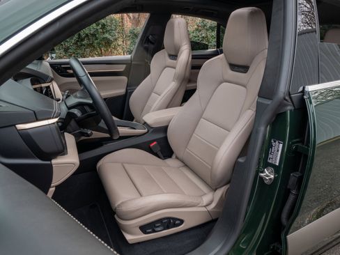 Used 2024 Porsche Macan Turbo Electric w/ Premium Package image 5