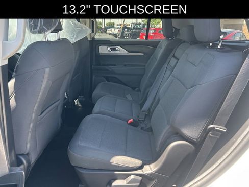 Used 2025 Ford Explorer Active AWD/4WD image 23