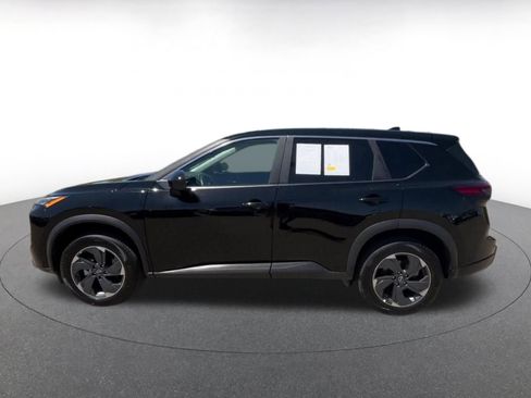 Used 2025 Nissan Rogue SV FWD image 9
