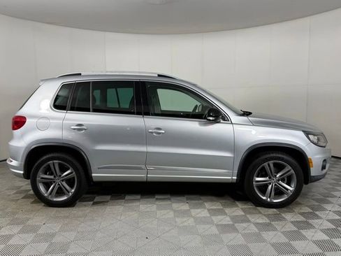 Used 2017 Volkswagen Tiguan Sport image 6