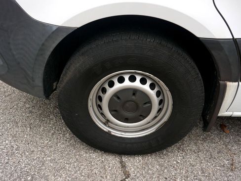 Used 2019 Freightliner Sprinter 170 image 9