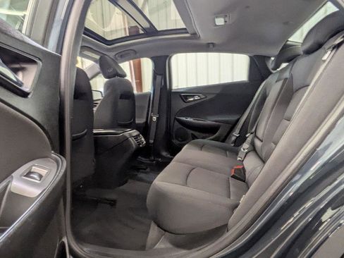Used 2021 Chevrolet Malibu LT FWD image 31