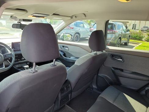 Used 2023 Nissan Rogue SV FWD image 12