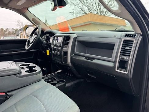 Used 2018 RAM 2500 Tradesman w/ Chrome Appearance Group image 14