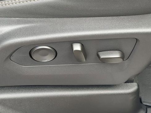 Used 2026 Chevrolet Tahoe High Country image 40