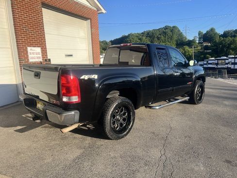 Used 2007 GMC Sierra 1500 SLE w/ Max Trailering Pack AWD/4WD image 3