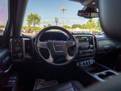 Used 2018 GMC Sierra 1500 Denali w/ Denali Ultimate Package AWD/4WD image 11