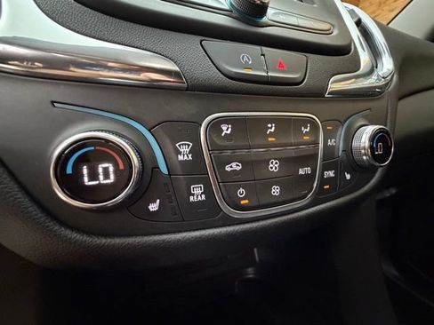 Used 2022 Chevrolet Equinox LT AWD/4WD image 26