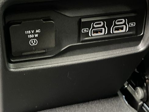 New 2025 Jeep Grand Cherokee Laredo X w/ Luxury Tech Group I AWD/4WD image 22