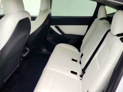 Used 2022 Tesla Model Y Performance AWD/4WD image 25