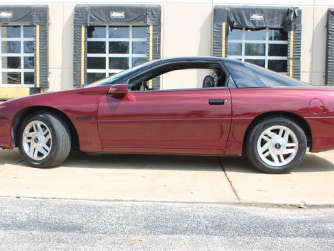 Used 1995 Chevrolet Camaro Z28 RWD image 23