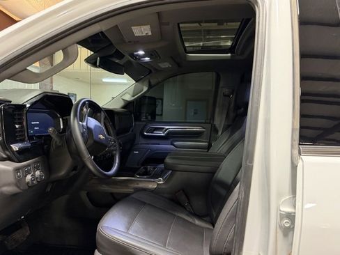 Used 2024 Chevrolet Silverado 2500 LTZ w/ LTZ Convenience Package image 13