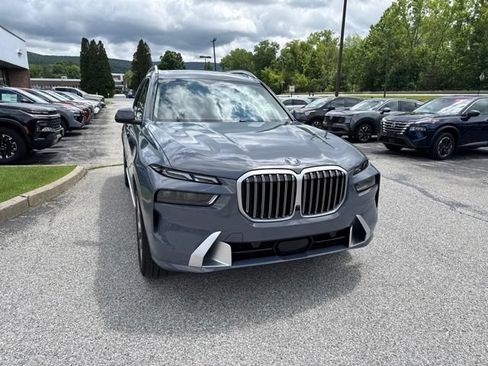 Used 2026 BMW X7 xDrive40i AWD/4WD image 12