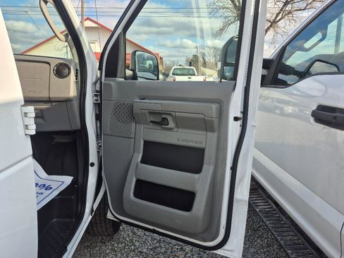 Used 2014 Ford E-250 and Econoline 250 Econoline w/ Power Group image 22