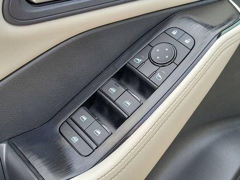 Used 2025 Nissan Rogue SV FWD image 27