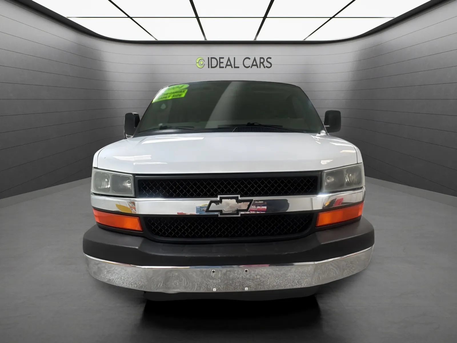 Used 2004 Chevrolet Express 3500 Extended Passenger w/ LS Preferred Equipment Group RWD image 2