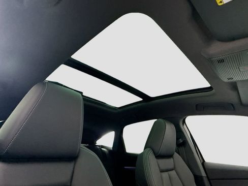 Used 2023 Audi Q4 e-tron Premium Plus w/ Premium Plus image 17