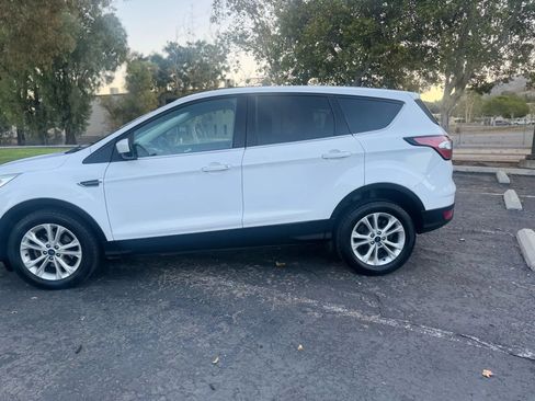 Used 2017 Ford Escape SE FWD image 13