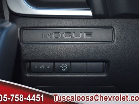 Used 2024 Nissan Rogue S image 36
