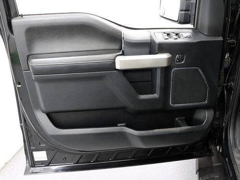 Used 2015 Ford F150 Lariat image 24